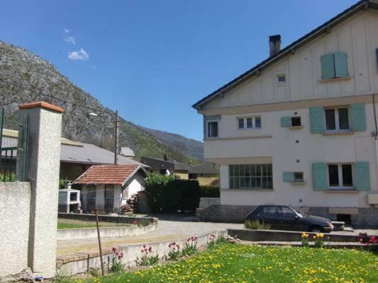 Appartement Au Pied Des Montagnes Auzat Экстерьер фото